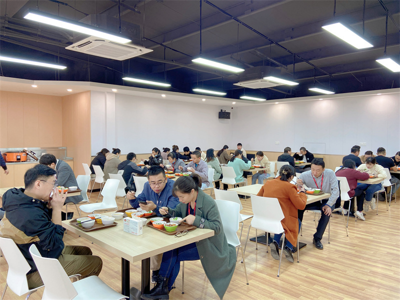 智能排餐、刷脸支付、食安监控、免费wifi…跃莱智慧食堂隆重开业啦！